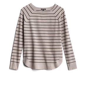 Pink Clover Valencia curved hem sweater